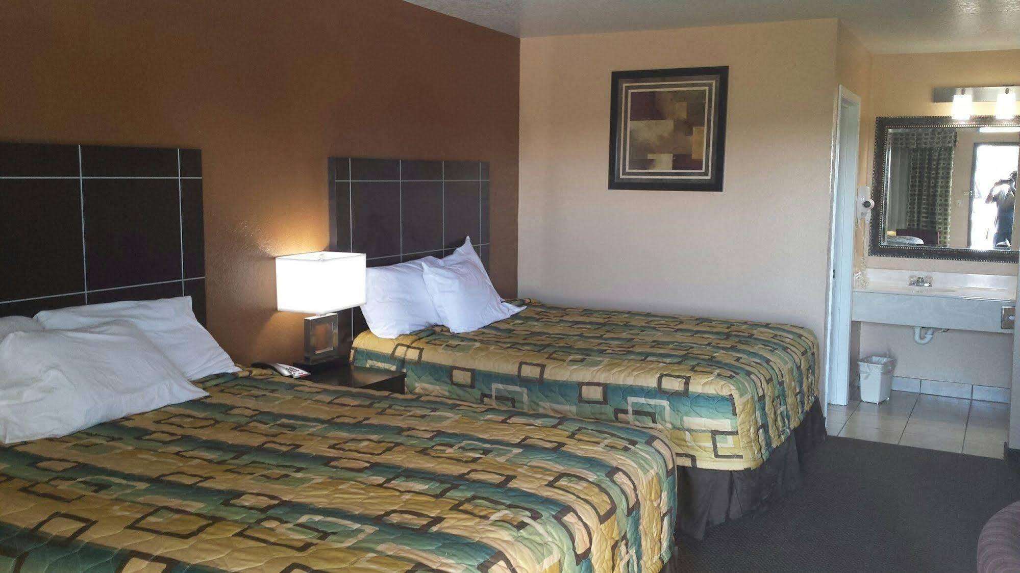 Sona Inn Dilley Exterior foto